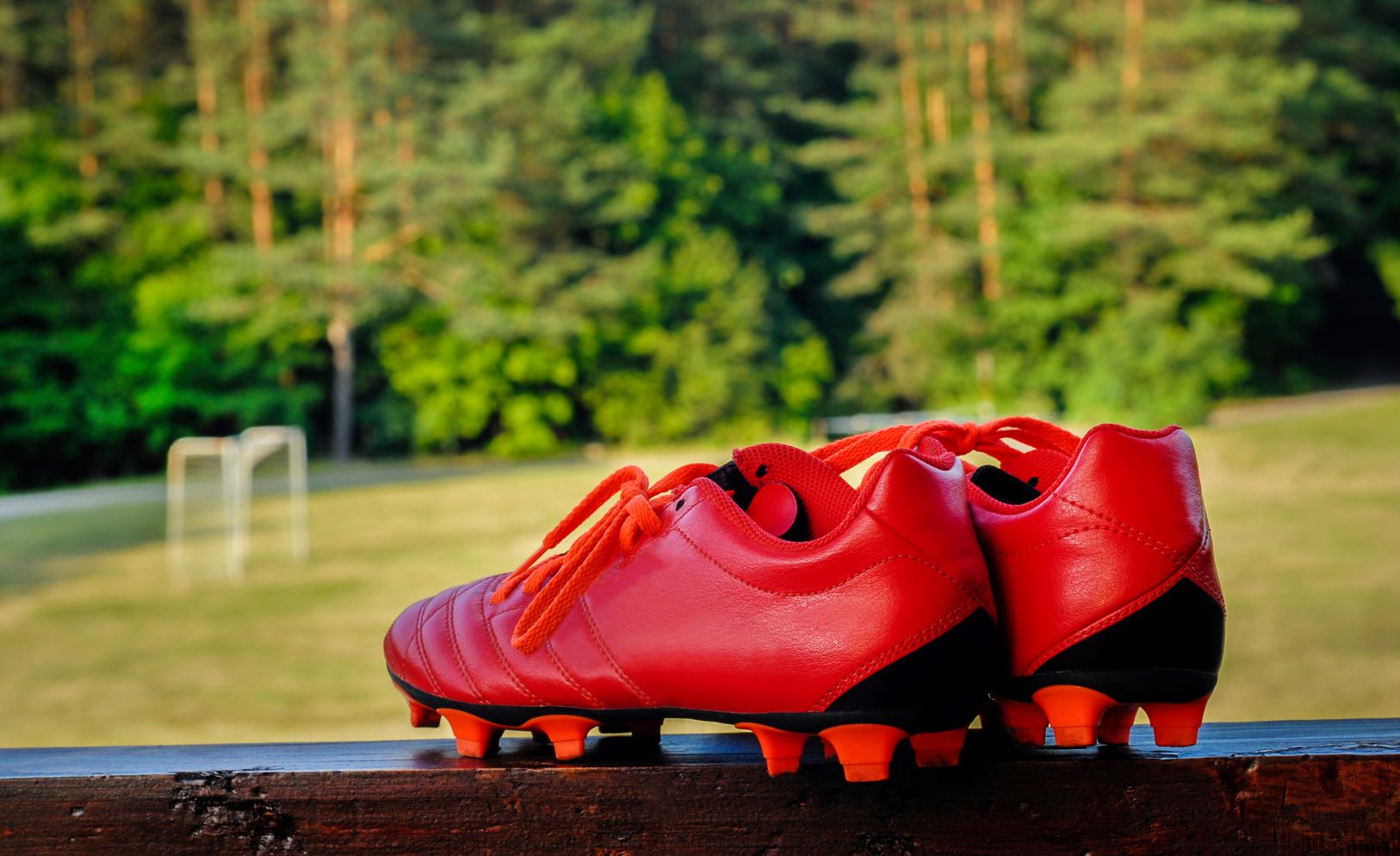 The Difference Between Football Cleats and Soccer Cleats